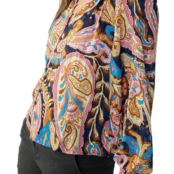 Sanctuary Relaxed Button Blouse with texture detailing. relaxed-fit blouse - Picture 2 of 4